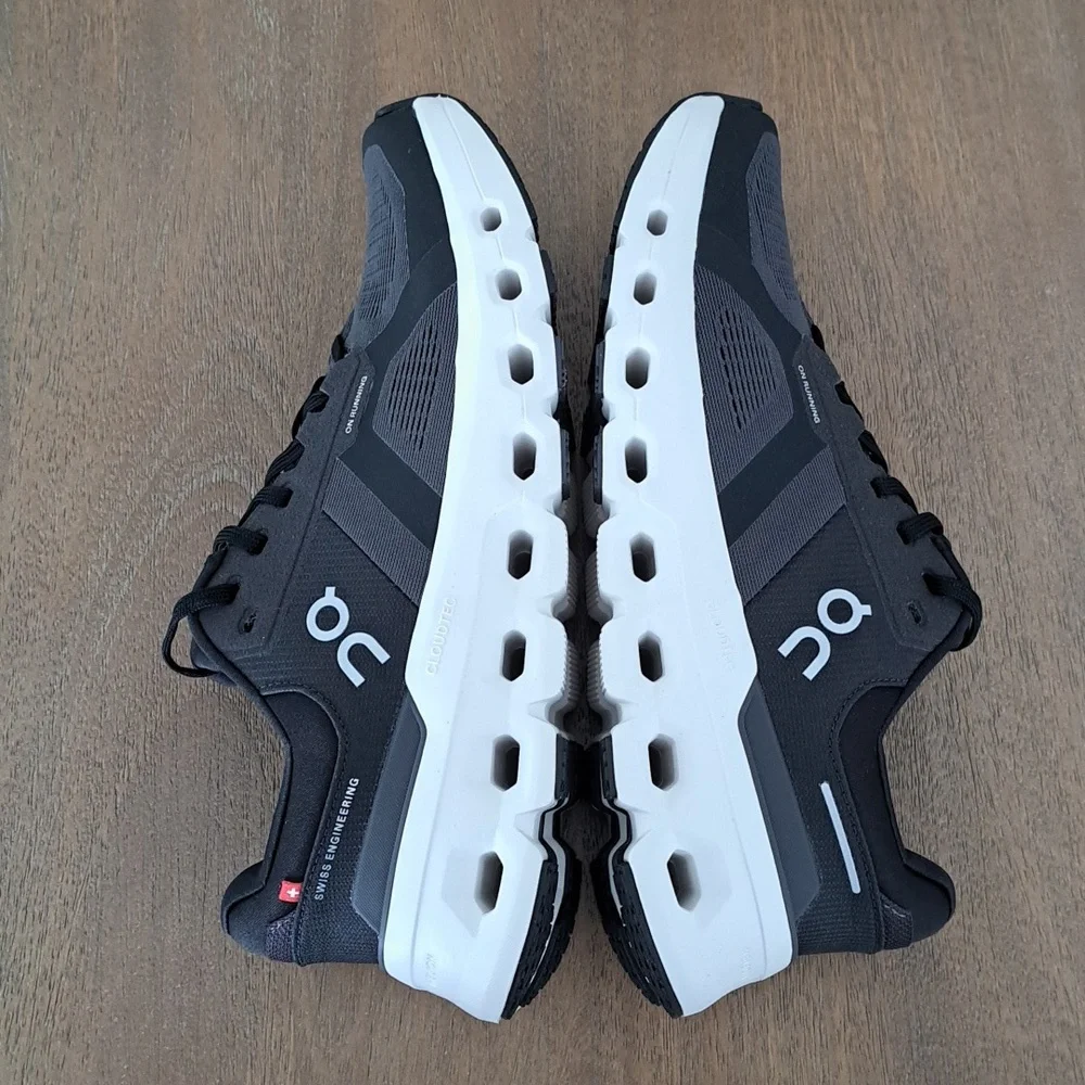 On Cloudrunner 2 - Color: Eclipse / Black - Size: Women 9.5 - Picture 7 of 9